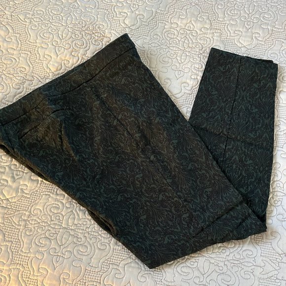 Women's Adrienne Vittadini Christmas Green Muted Patterned Slacks - Size 10 - Picture 2 of 6